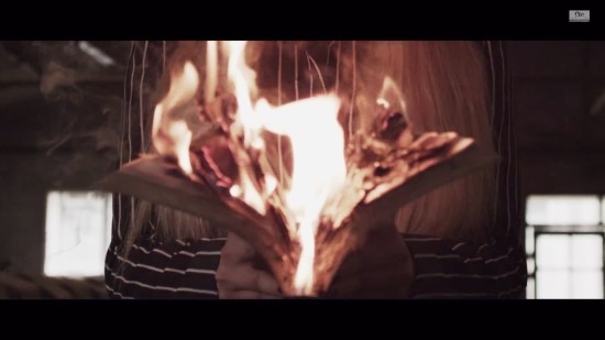 세월호 참사를 비판한 곡이라는 f(x) -Red Light | 인스티즈