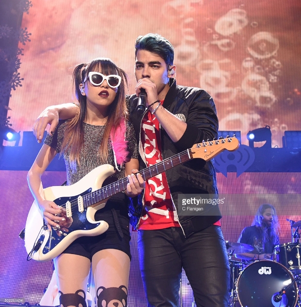 dnce-cake-by-the-ocean