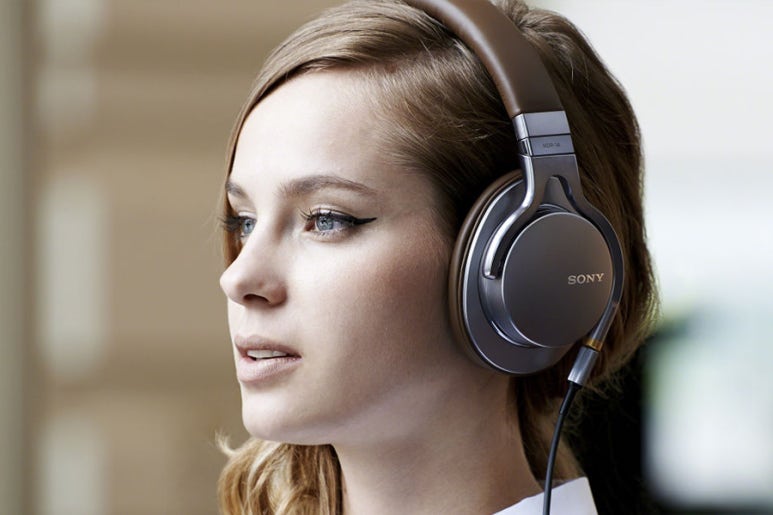 WF-1000X WH-1000XM2 NW-ZX300 (IFA 20