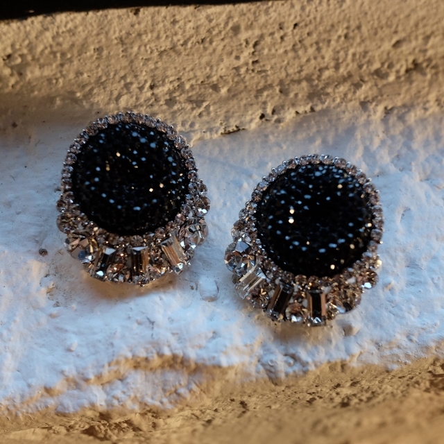 Black Label Party Queen Bold Cubic Earring Big Ear
