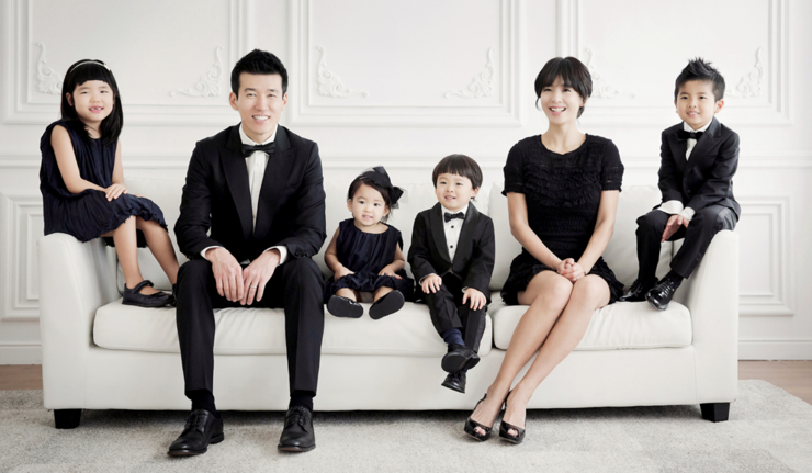 션,정혜영부부 가족사진 아베끄마망 스튜디오에서 하음,하랑,하율,하엘이와 즐거운 시간을 보냈어요. : 네이버 블로그